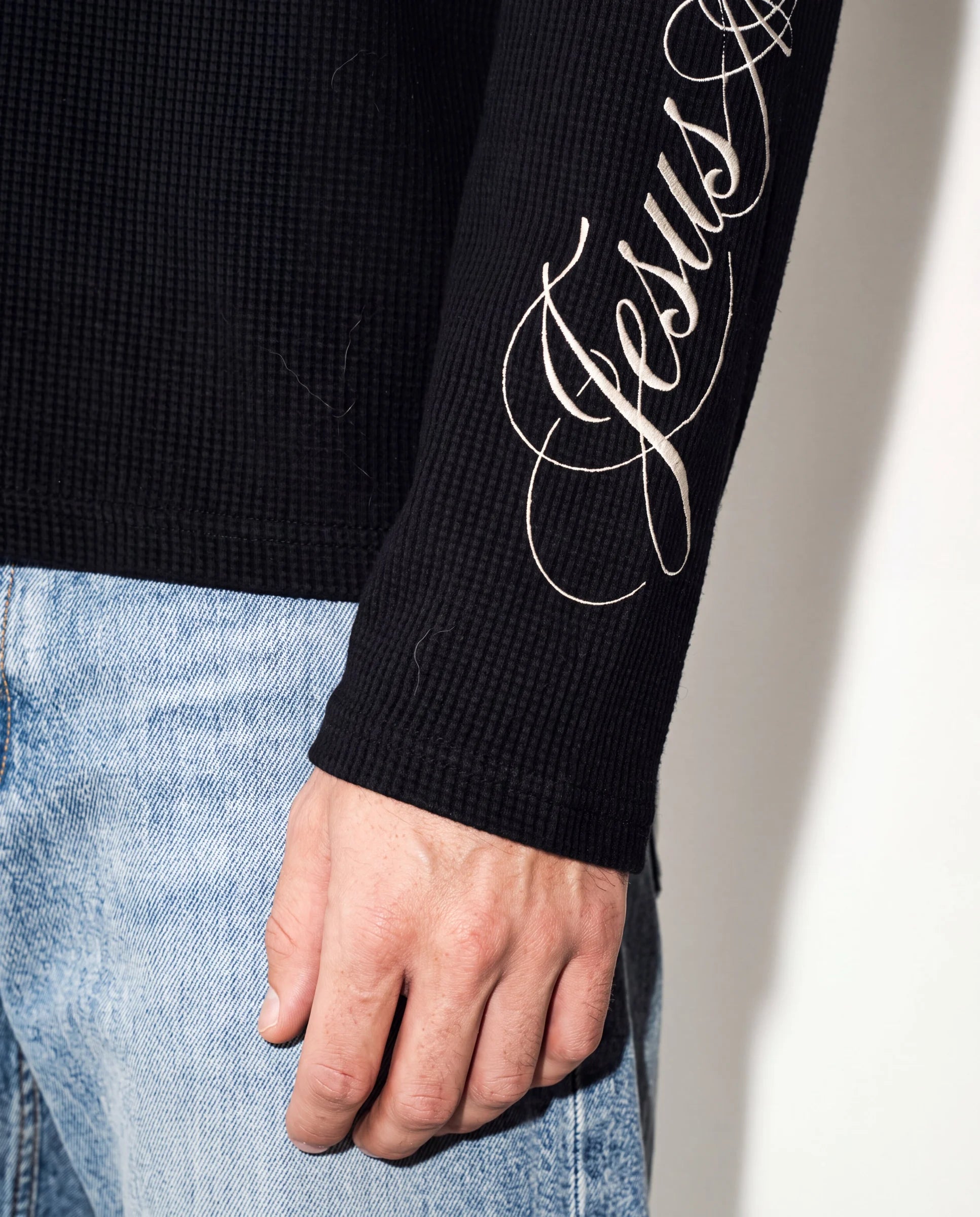 Jesus Saves Longsleeve Black, sleeve embroidery detail 